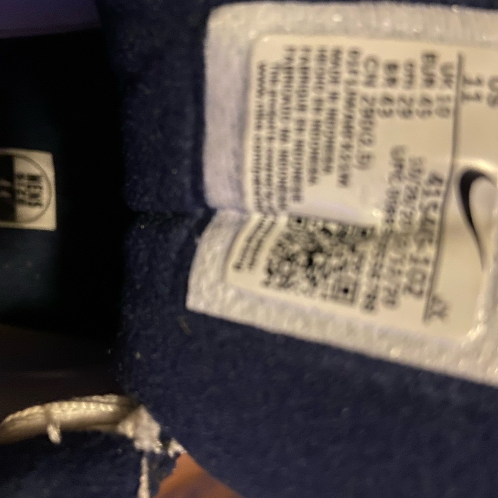 Authentic Nike Men”s Sneakers size11 NWOT - Picture 9 of 11